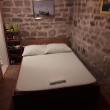 Room Ami Kaštela Kültér fotó