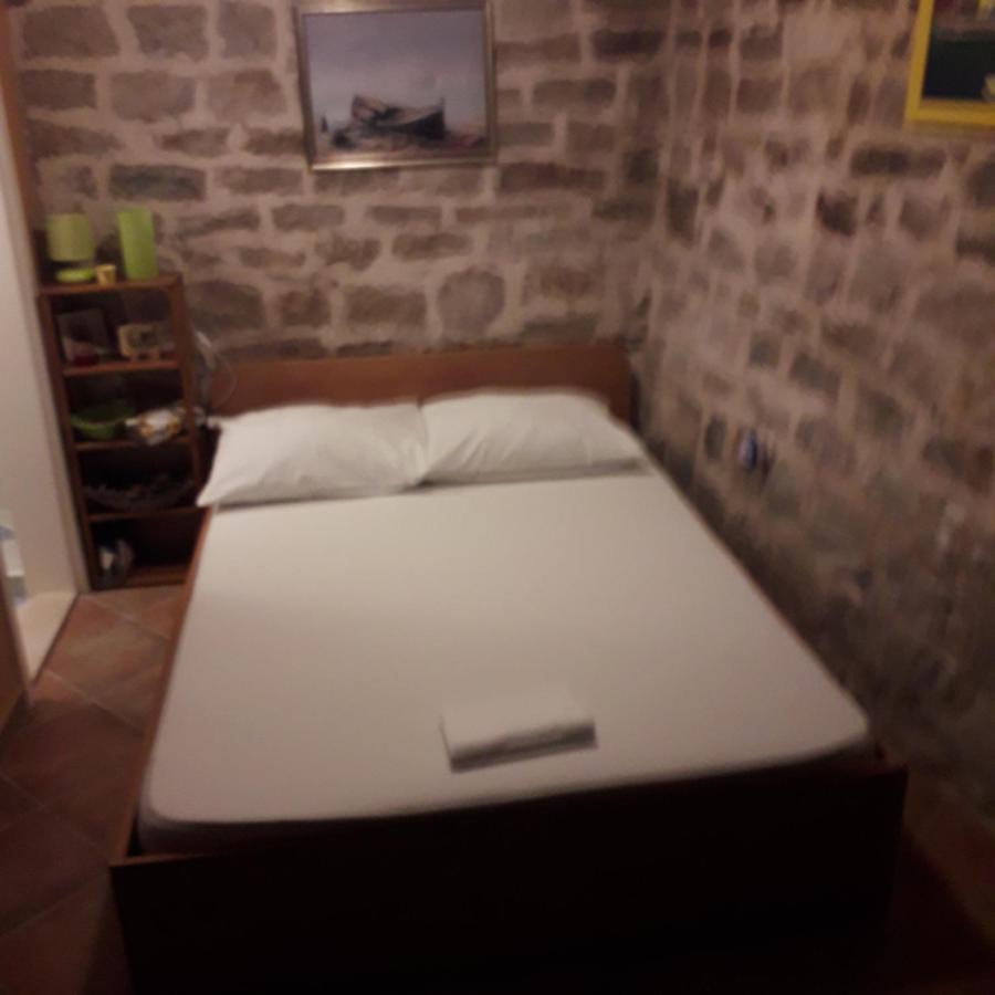 Room Ami Kaštela Kültér fotó